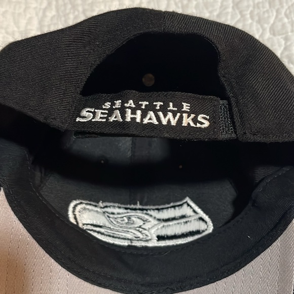 Seattle Seahawks Black Cap - Picture 3 of 7